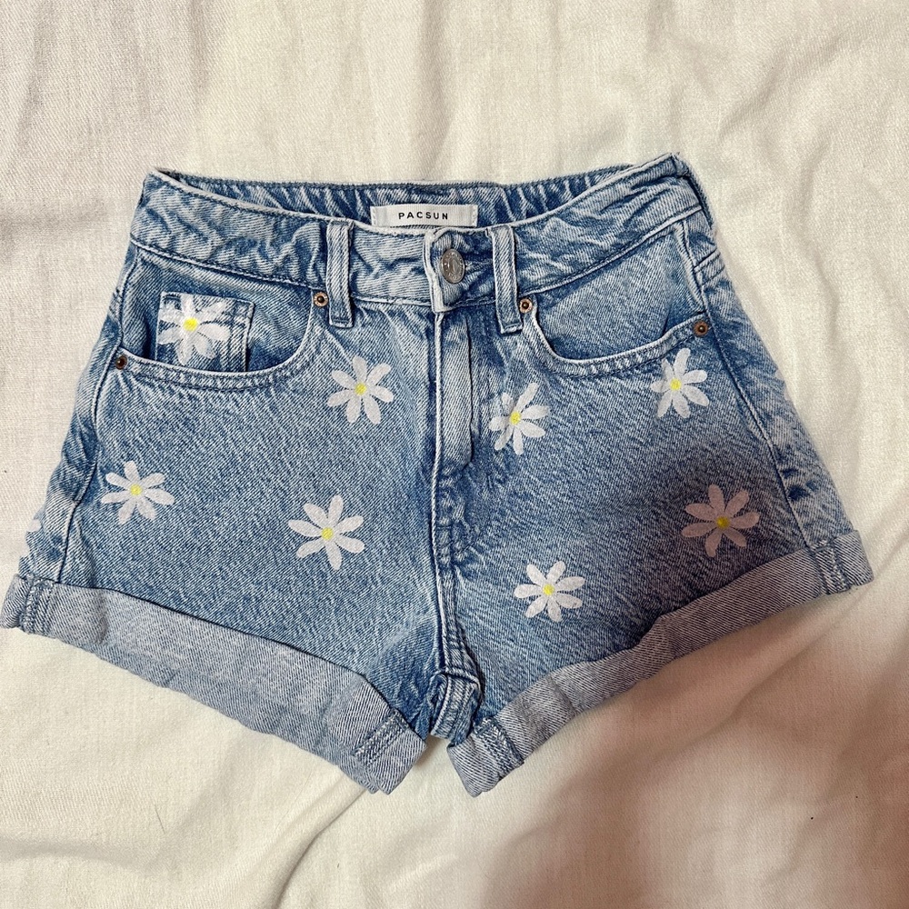 PacSun Blue Denim Women Shorts with Daisy Print Size 22
